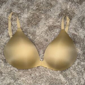 Skims Wireless Form Super Push Up Bra Butter 32F